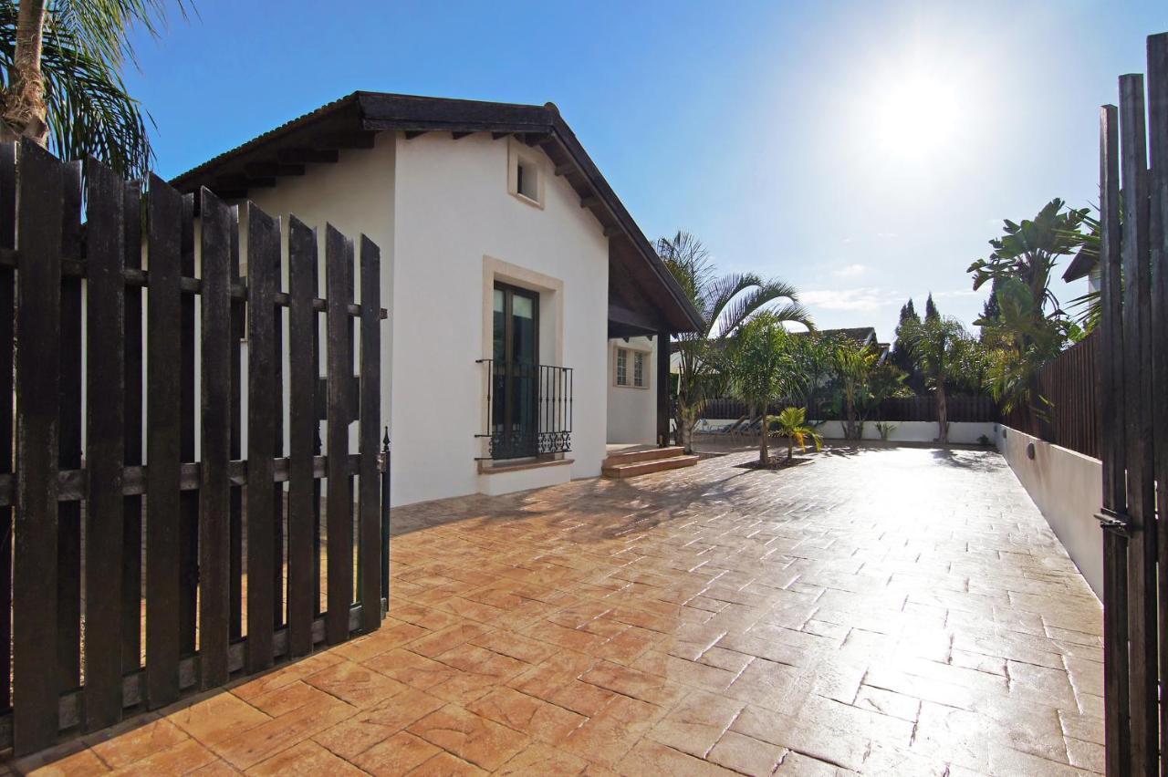 Villa Merry Ayia Napa Ngoại thất bức ảnh